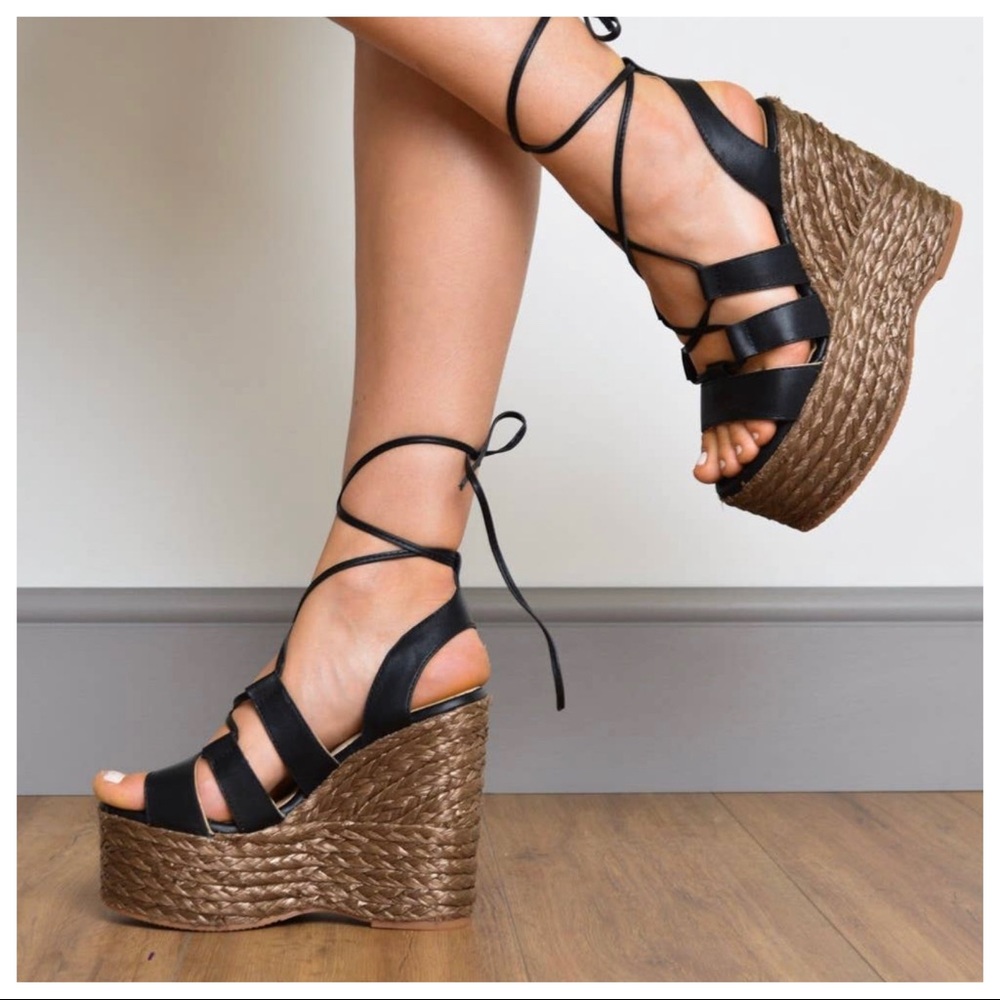✨ONE DAY SALE✨Lily Chunky Lace up Strap black Fabulous Heels Platform - Picture 1 of 3